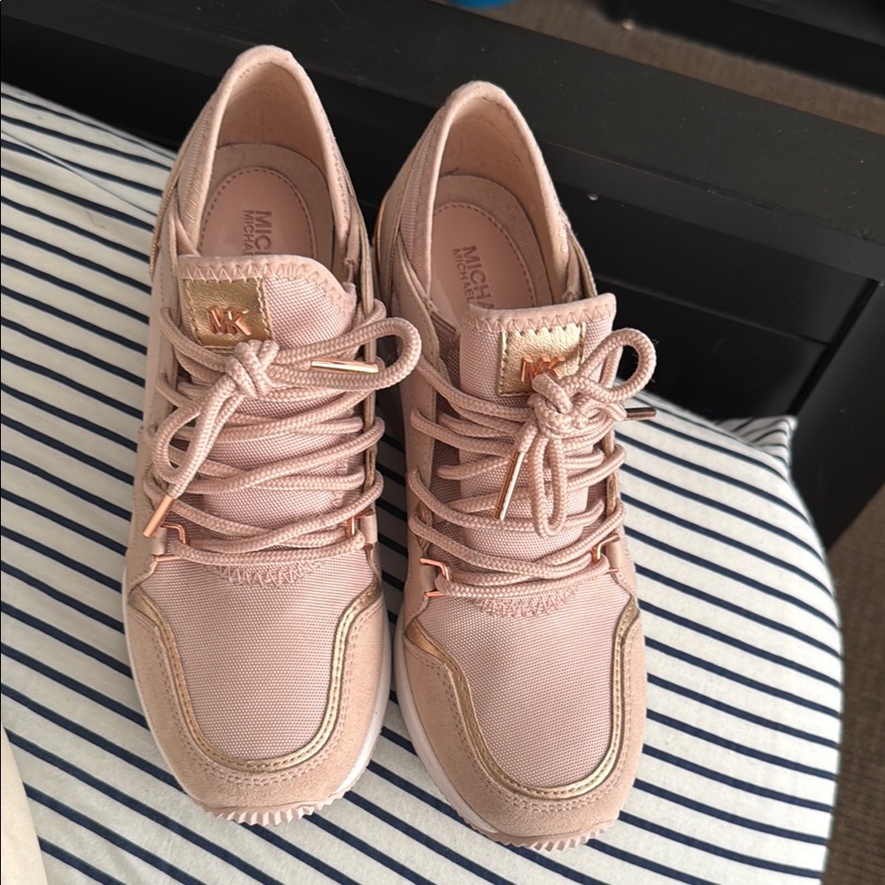 Michael Kors Women's Blush and Gold Sneakers
Wore it once. 
Great condition